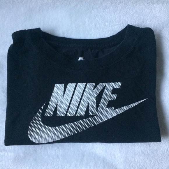 Nike Tee - Picture 4 of 4